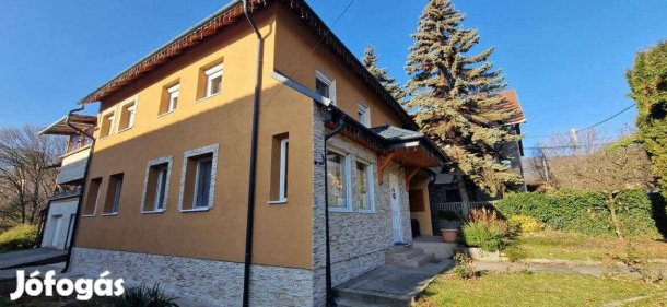 Pilisszentkereszt  Eladó egy patakparti ház akár 3 külön lakással, pa