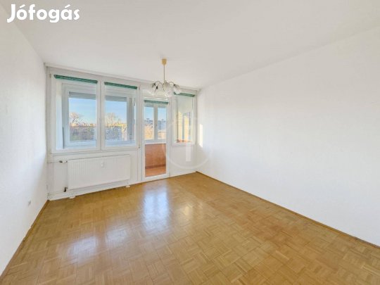 Pillangó Parkban Csendes, Világos, Emeleti, Tehermentes Lakás Eladó!