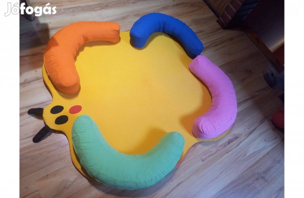 Pillangó forma gyerek szőnyeg 140cm Játszószőnyeg