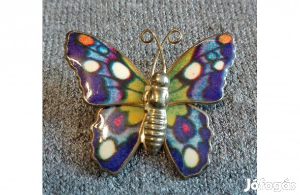 Pillangós kitűző 2,5 x 2,5 cm eladó!