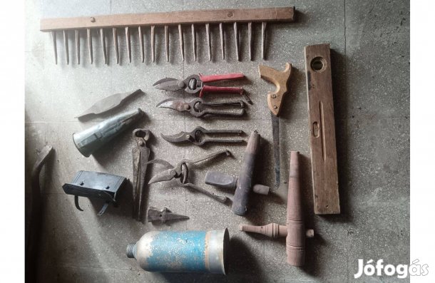 Pince lelet retro kincsek! régi használati tárgyak , szett ár