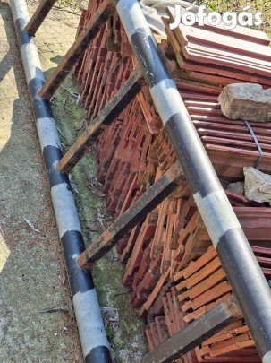 Pince vaslétra eladó