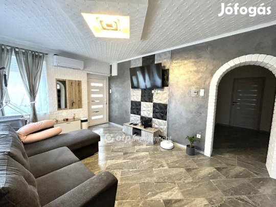 Pincehelyi eladó 110 nm-es ház