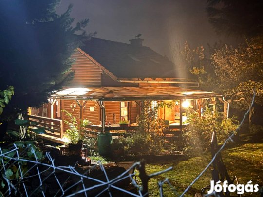 Pingyomon szigetelt családi ház Eladó