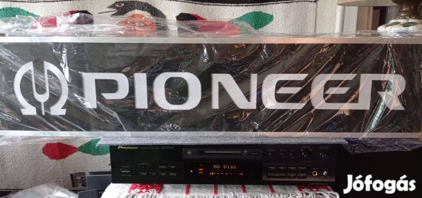 Pioneer világító felirat 84cm x 20cm x 7cm