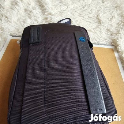 Piquadro férfi válltáska teljesen új cimkés eredeti