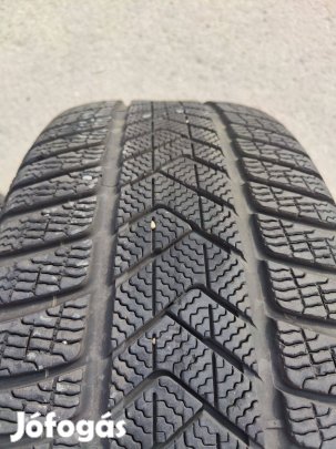 Pirelli Scorpion tépigumi 275/45 R20