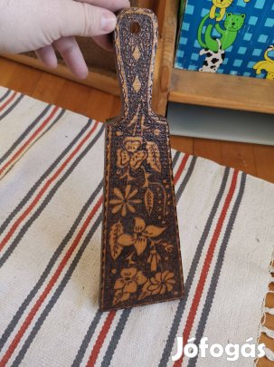 Pirográf égetett mintás dísz mángorló