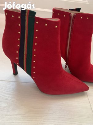 Piros 39-es tűsarkú bokacsizma