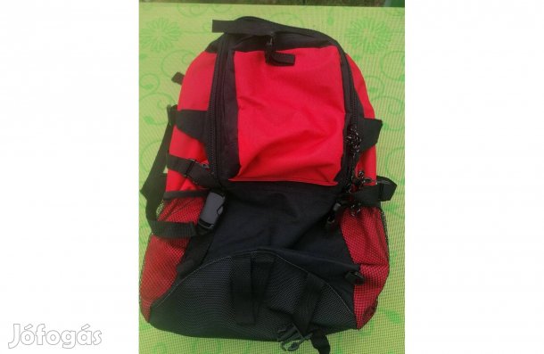 Piros- fekete uniszex túra hátizsák eladó!