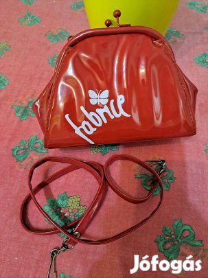 Piros, lakk kis táska eladó