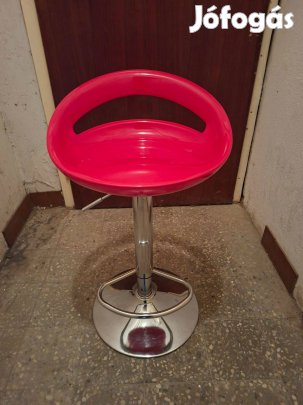Piros bárszék