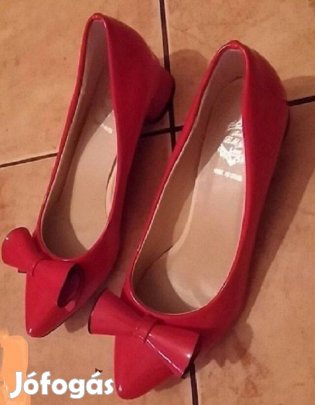 Piros cipő 38~as. Új!