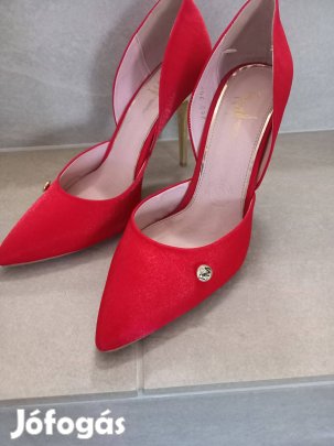 Piros cípő nagyön szép 40-es méret