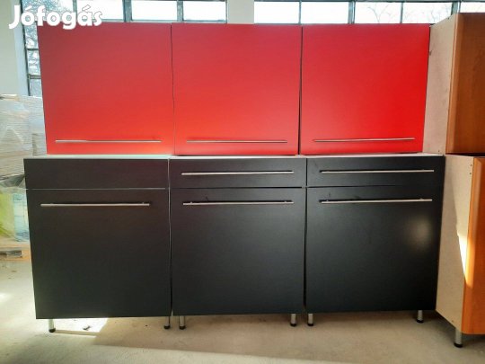 Piros-fekete konyhabútor, akár bontva is (AN162)