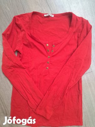 Piros felső eladó