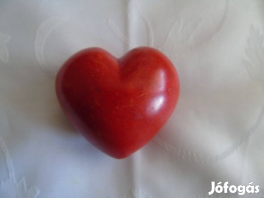 Piros festett szív iratnehezék dísztárgy 30 dkg