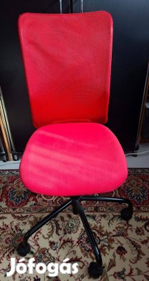 Piros gurulós szék