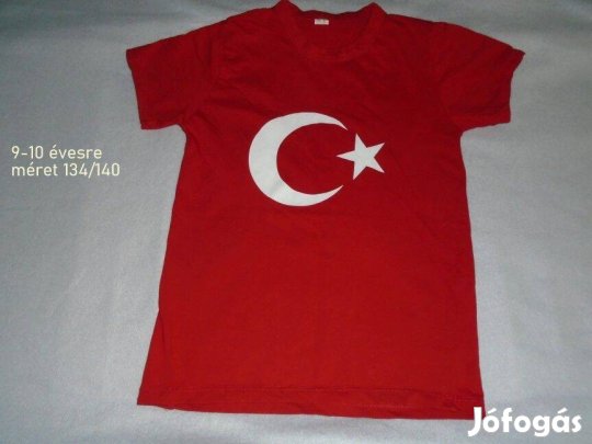 Piros mintás póló 9-10 évesre (méret 134 / 140)