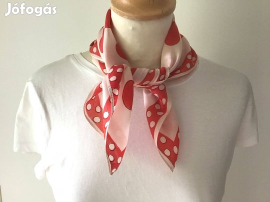 Piros pöttyös kendő 50 x 50 cm