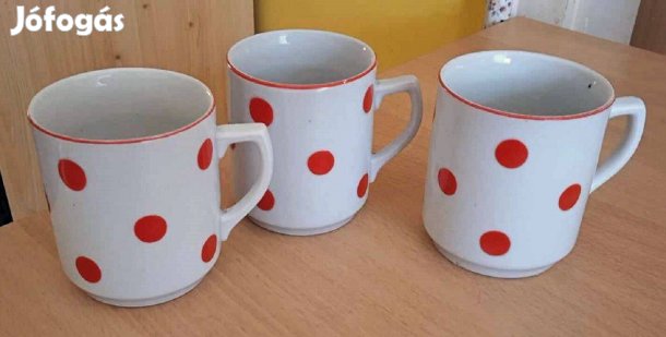 Piros pöttyös régi ritka Kőbányai Porcelán bögre, 3 db