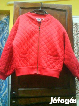 Piros steppelt dzseki