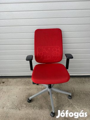 Piros színű irodai forgószék, Steelcase Reply - újszerű állapot