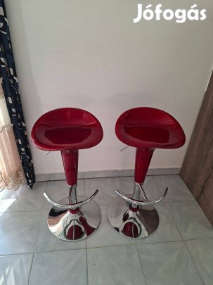Piros színű kagyló alakú műanyag bárszék eladó