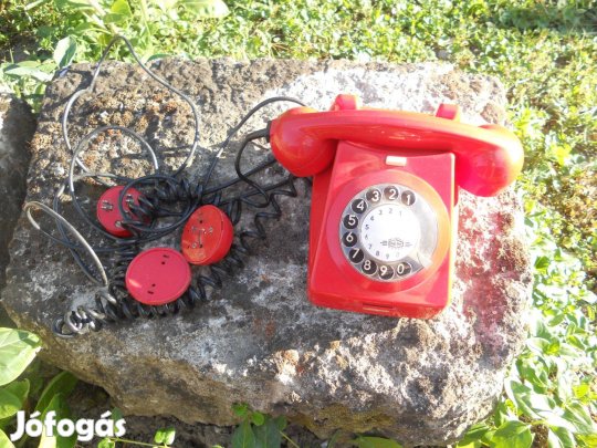 Piros színű telefon eladó