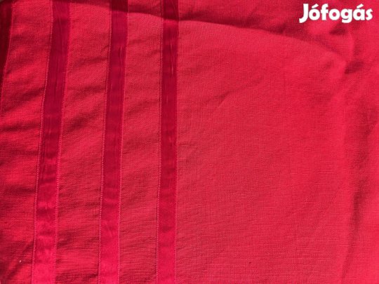 Piros ünnepi terítő 6 db szalvétával