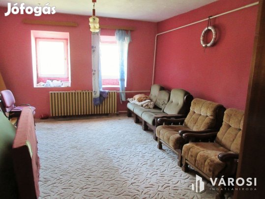 Pitvarosi családi ház