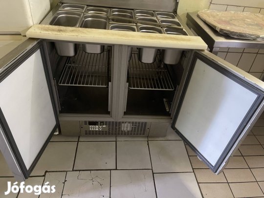 Pizza kemence és salátás hűtő