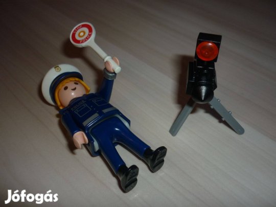 Play Mobil rendőrnő trafipaxal
