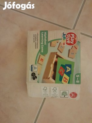 Play Tive Junior Stabil fából készült "betűk" tanulódoboz 5-8 évesek