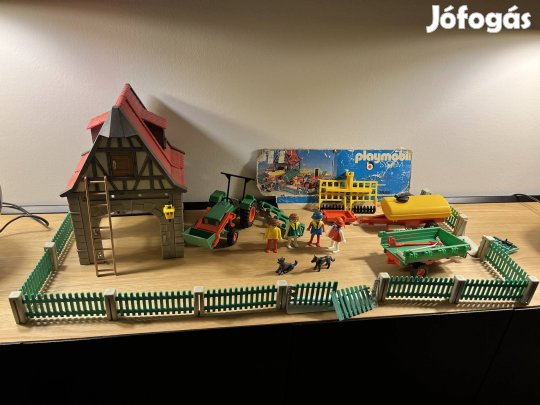 Playmobil 3555 farm and equipment