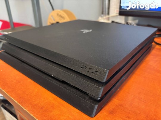 Playstation 4 Pro 1Tb SSD + 2 kontroller