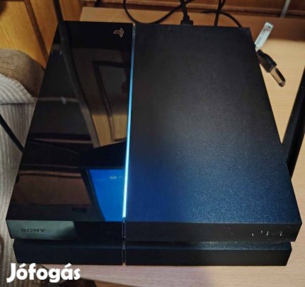 Playstation 4 konzol