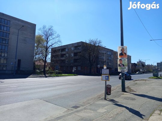 Plázákhoz közel 2 szobás gázos jó áron !