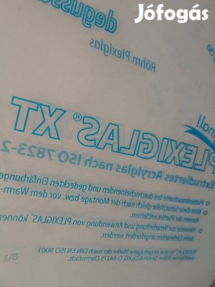 Plexi tábla 1,5 mm vastag