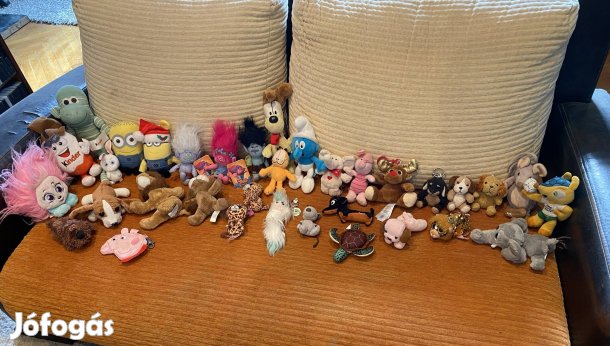 Plüss-banda költözne Egyben 