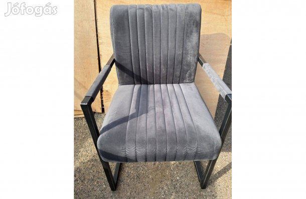 Plüss karfás szék