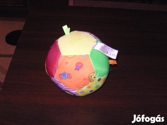 Plüss labda babáknak