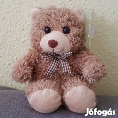 Plüss ülő maci masnival (eredeti címkével)