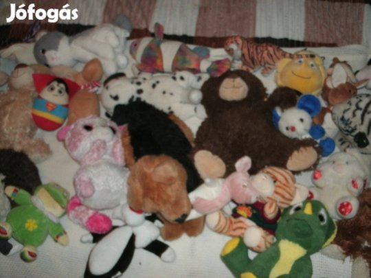 Plüssök kisebbek, közepesek, nagyok 100 darab, együtt eladó