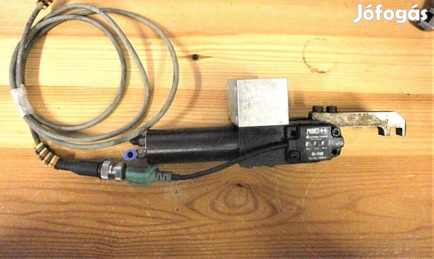 Pneumatikus megfogó rögzítő szorító ( 4109)