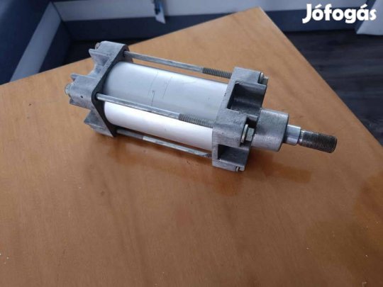 Pneumatikus munkahenger