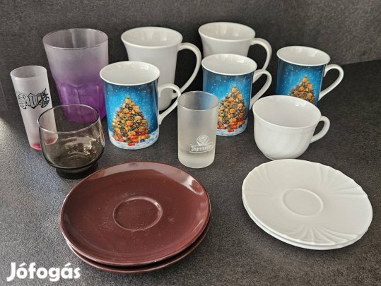 Pohár, bögre, csésze, ill. 2-2 db kis tányér. Darabár.