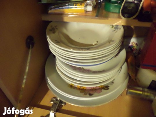 Poharak tányérok eladók