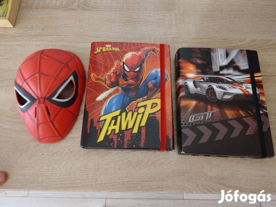 Pókember maszk és iratgyűjtő