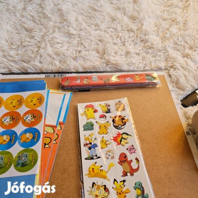 Pokemon Party pakk látszik a képen mi van benne személyesen átvehetö